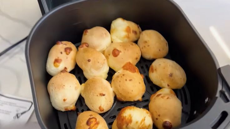 Preparo de pão de queijo na Philips Walita Série 1000