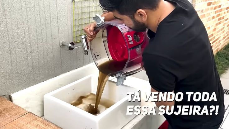 Esvaziando a WAP Aqua Cleaner
